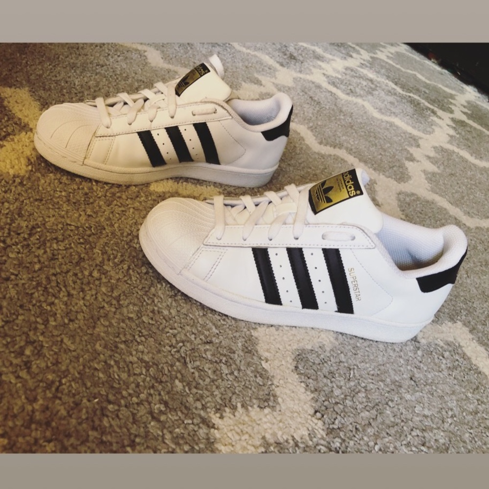 Adidas superstar sneakers white 7 7.5 women’s
